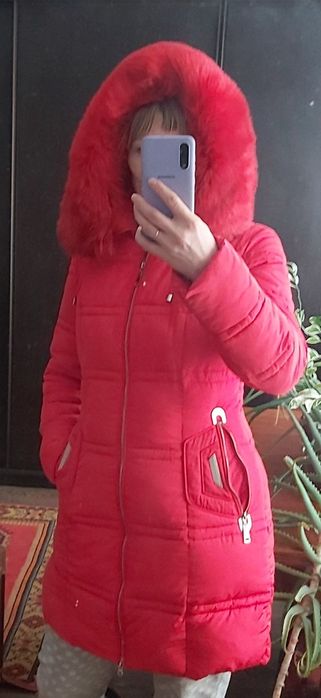 Продам зимние куртки