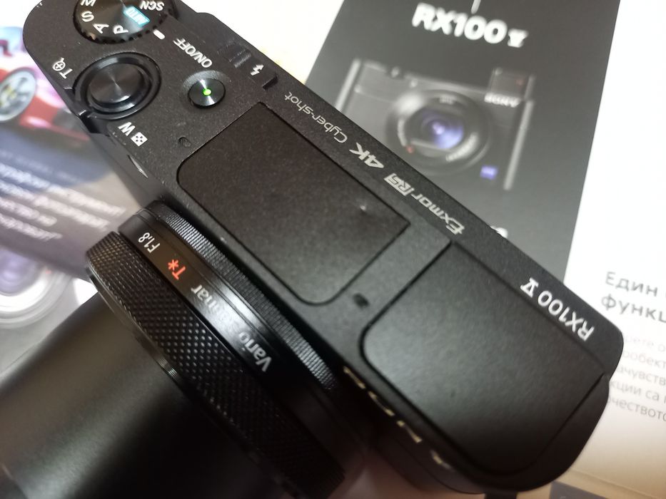 Фотоапарат Sony RX100 V