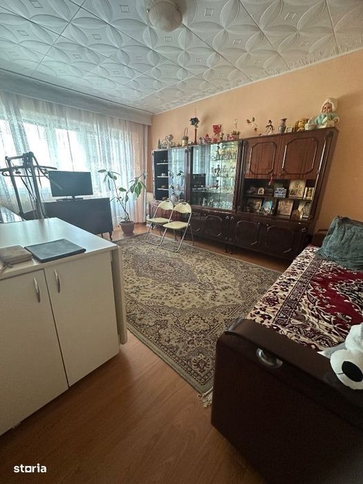 De vânzare apartament 2 camere decomandat zona OBOR