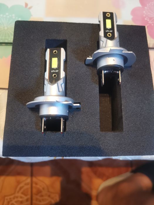 Becuri led H7 lumina albā