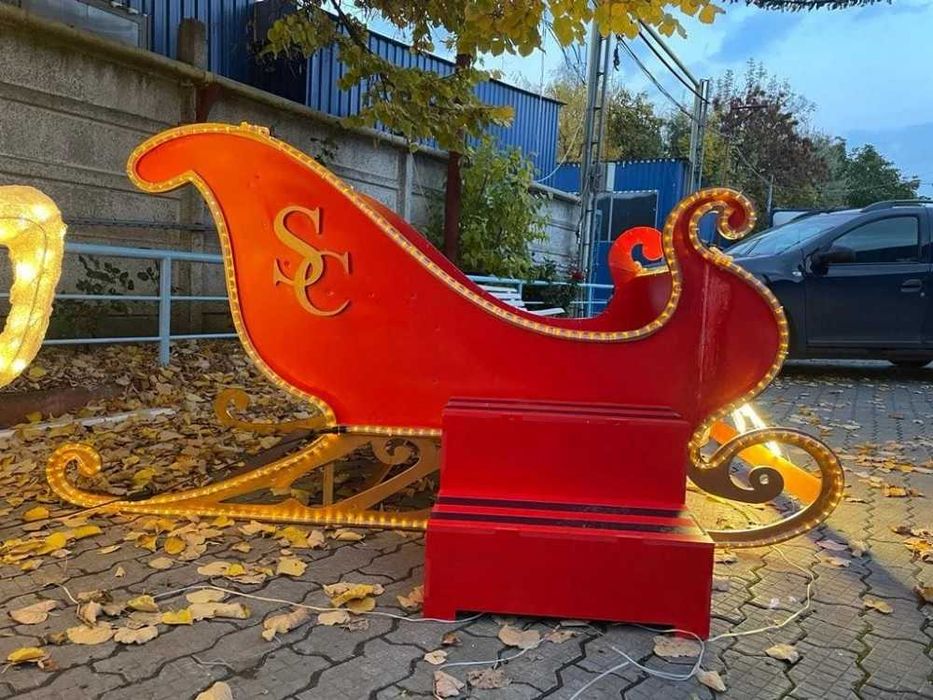 Sanie luminoasa cu reni de exterior, iluminat festiv, figurina Craciun