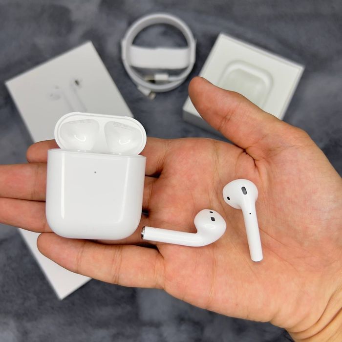 Airpods 2.2 Dubai