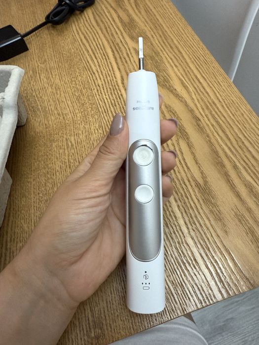 Philips Sonicare Expert Clean 7300