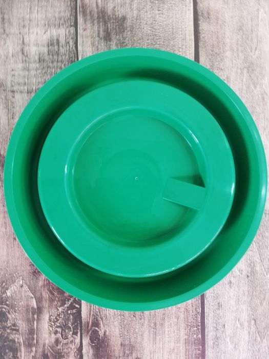 Поилка под банку