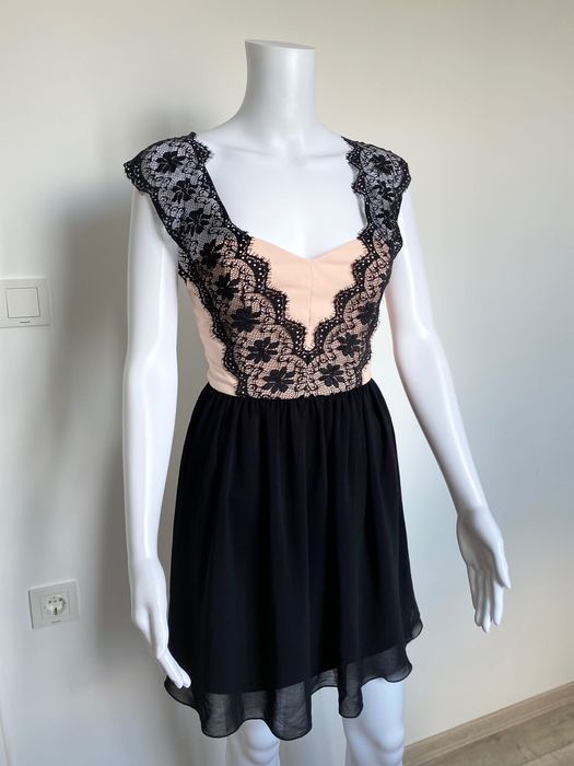 Официална рокля с дантела