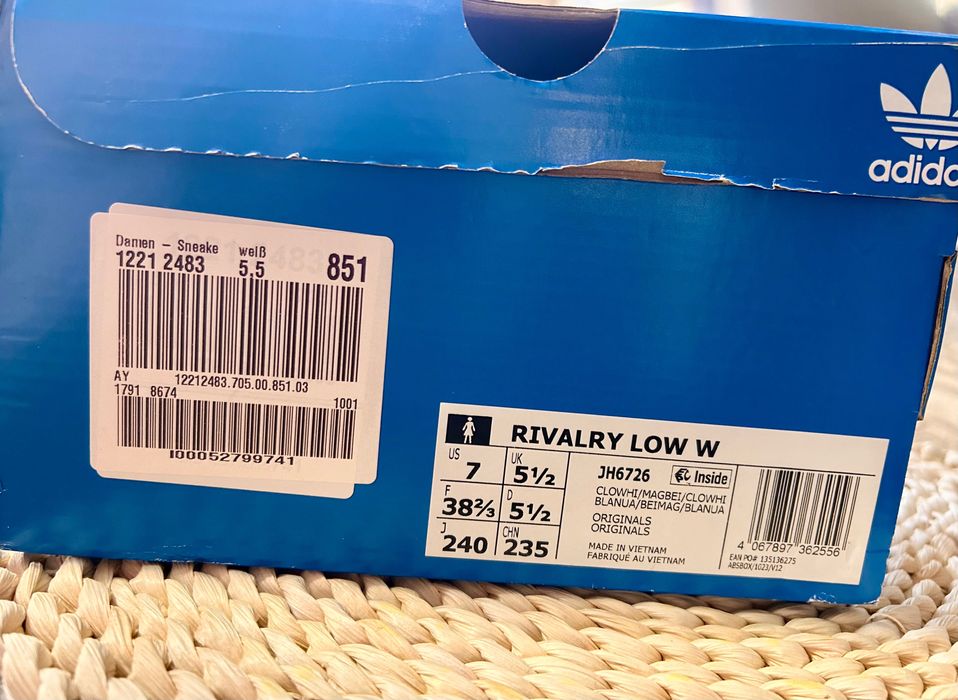 Adidas дамски маратонки 38.5 нови с кутия