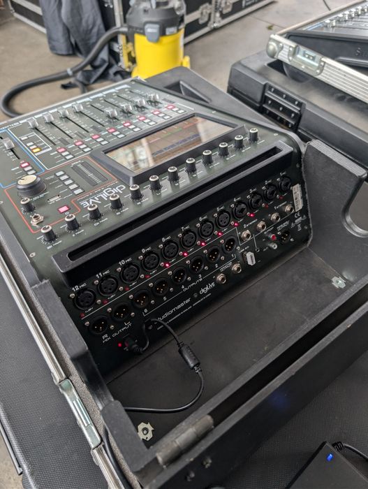 Mixer Digital Studiomaster Digilive 16