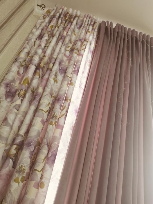 Продам комплект штор, с карнизом метал