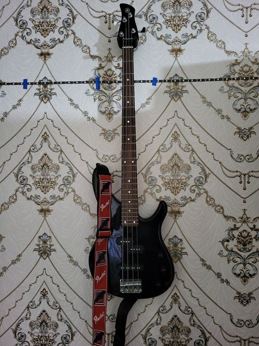 Продам басс гитару YAMAHA TRBX174