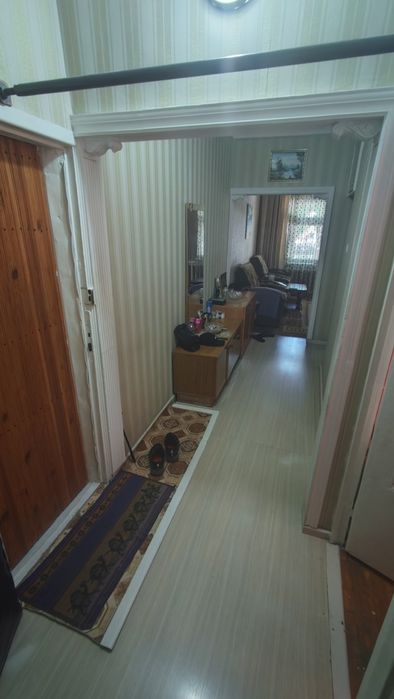 Сергели 4, 2 комнатная, 1 этаж, угловая квартира, подвал и огород