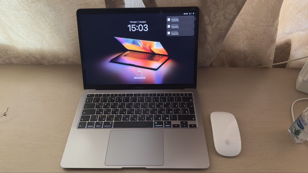 Macbook air13 2020Intel i3+Magic mouse