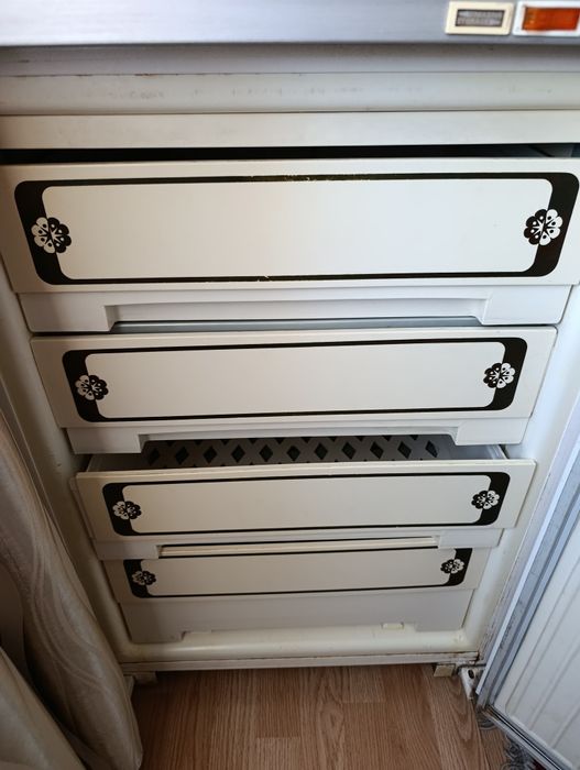 Продам морозильник