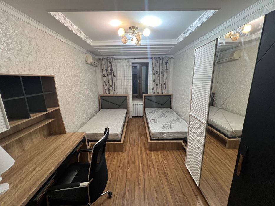Ц1, 4-комнатная квартира и парковка в самом центре Ташкента