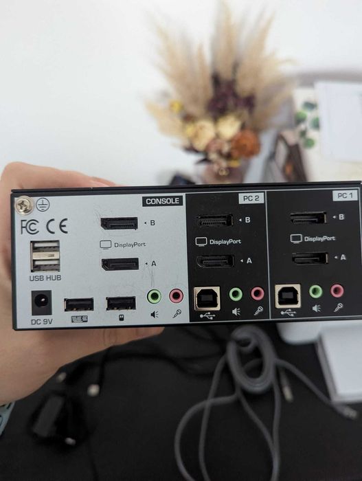 Vand KVM Switch TRENDnet TK-240DP 2 + cabluri