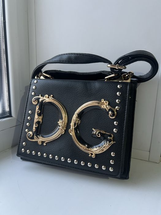 Сумки по 2 тыс ,нигде нет потертостей