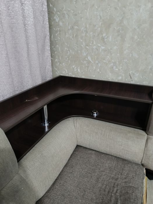 Диван вместе с креслом