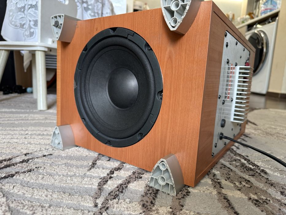 JBL SUB-178 8”  Subwoofer