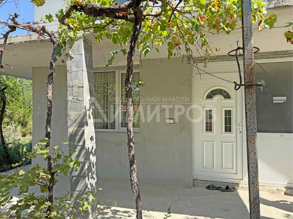 Продава се Къща в с. Стоян Михайловски, Област Шумен - 162 кв.м за 463 €/кв.м - Снимка #3