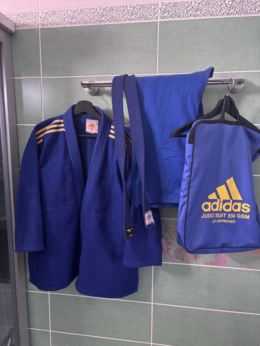 Adidas кимоно для дзюдо