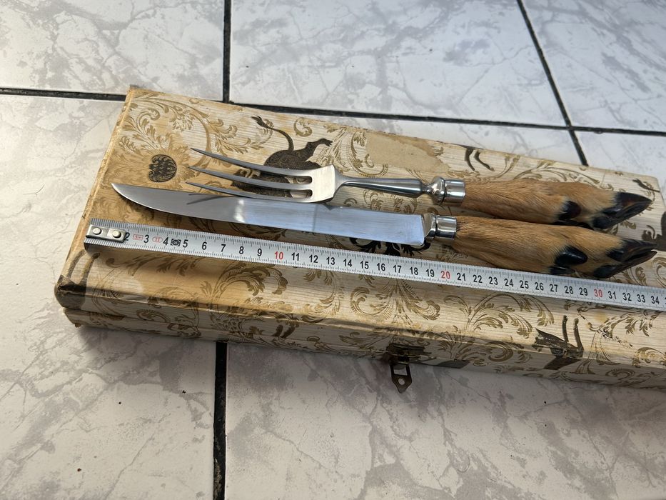 Set vechi tacamuri cutit si furculita