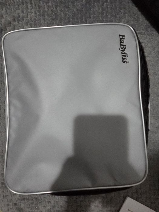 Perie BaByliss 2701BE, cu o putere de 1000W