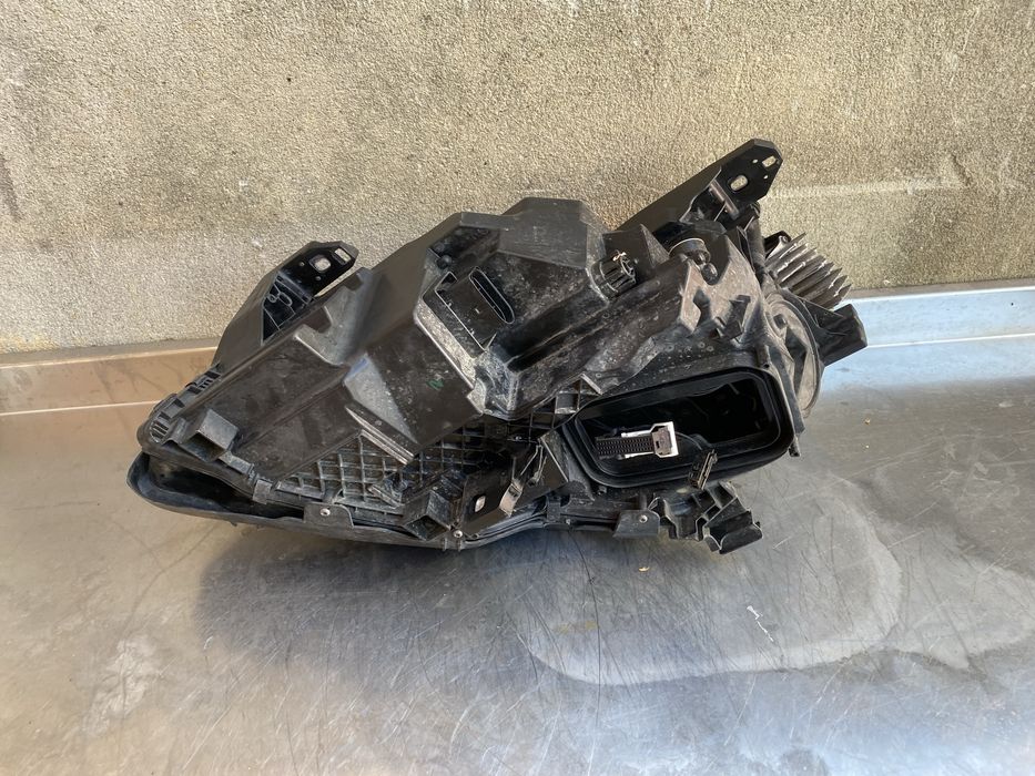 Far dreapta full led Mercedes Benz GLA W156 cu defect