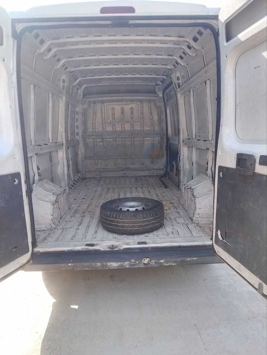 Продавам Микробус Peugeot Boxer Дълга база 3,5т 2.2 120кс. 2011г.