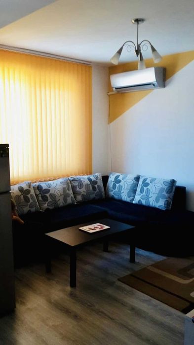 Дава се под наем Тристаен апартамент в Пловдив, Център - 100 кв.м за 420 € - Снимка #1