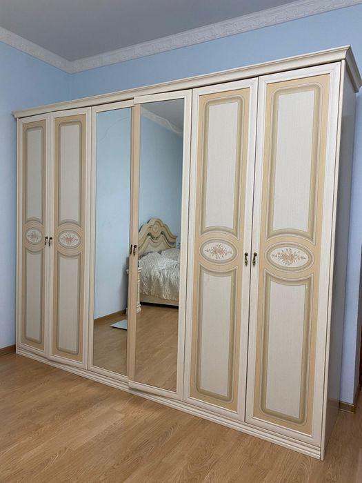 Спальный гарнитур