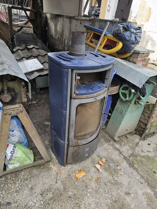 Soba teracotă pe lemne