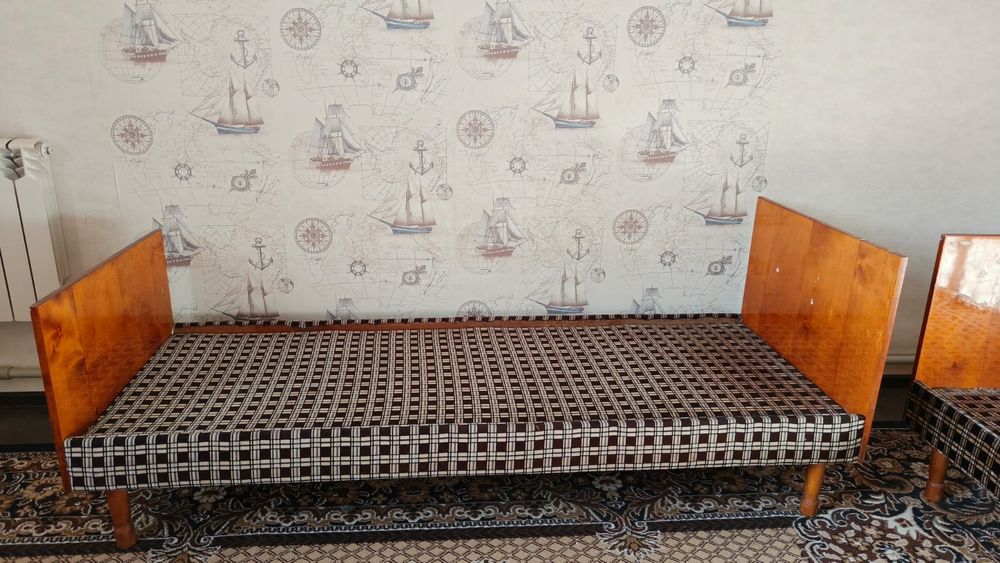 продам кровати срочно