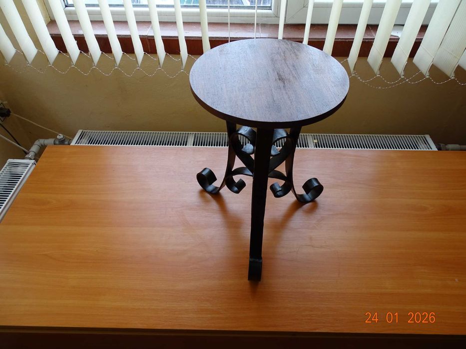 табуретка ковано желязо