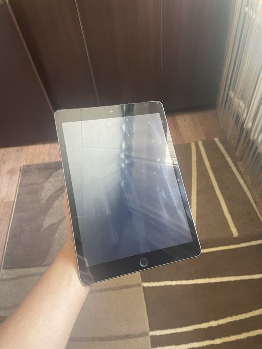 Продам айпад 7 поколения