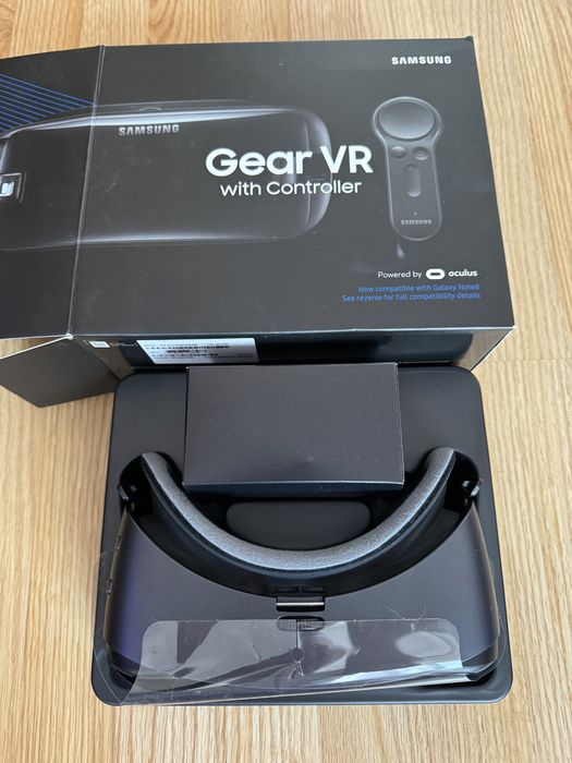 Samsung Gear VR cu Controller