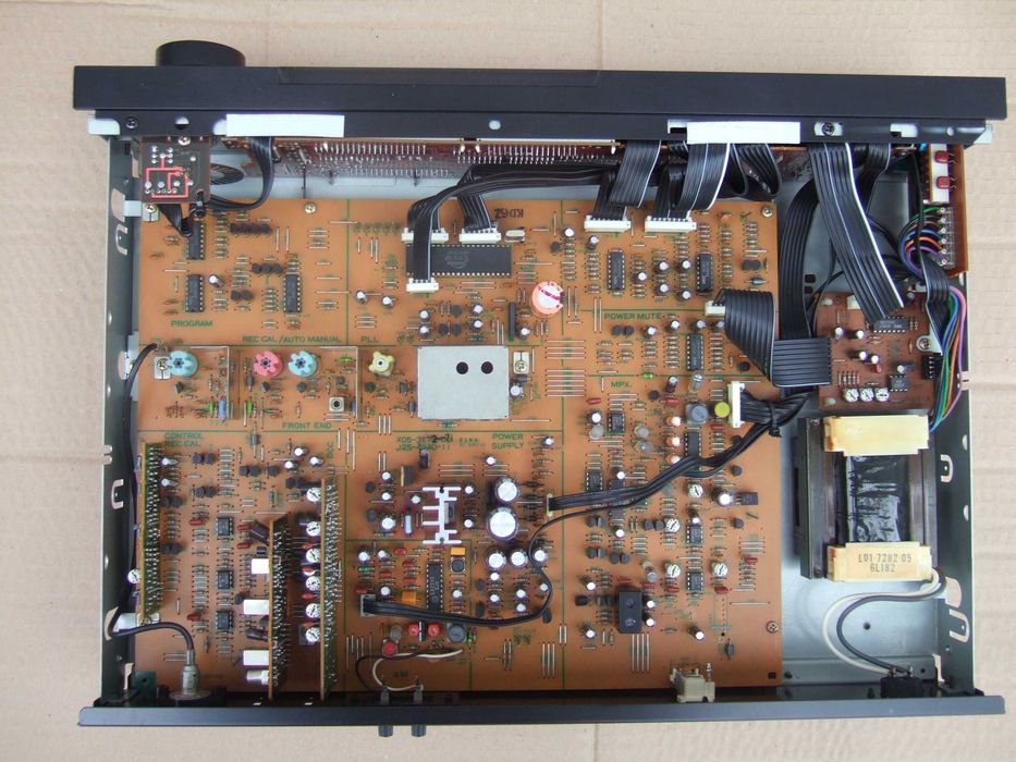 Tuner Radio Kenwood KT-1100D . Piesa de rezistenta . Gama DLLD .