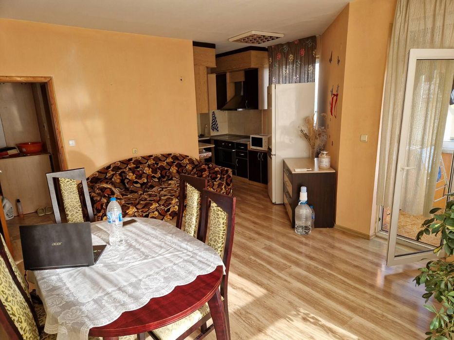 Двустаен апартамент в района на Възраждане!