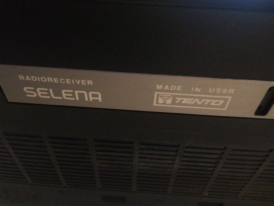 Vand radio vintage Selena.