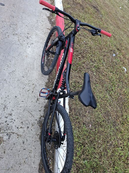 Vând bicicleta Rockrider ST 530 s  roti pe 27.5