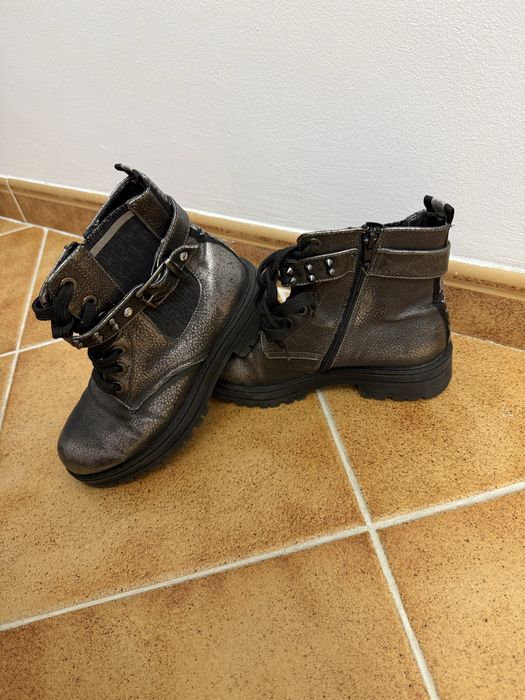 Ghete gri aproape noi