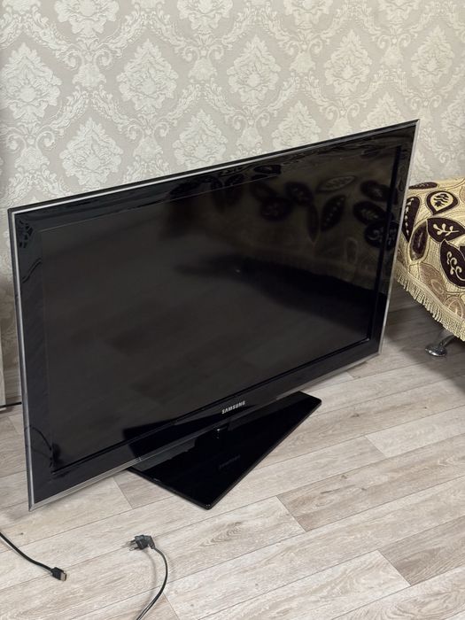 Samsung 40” Full HD Smart TV (+роутер в подарок)