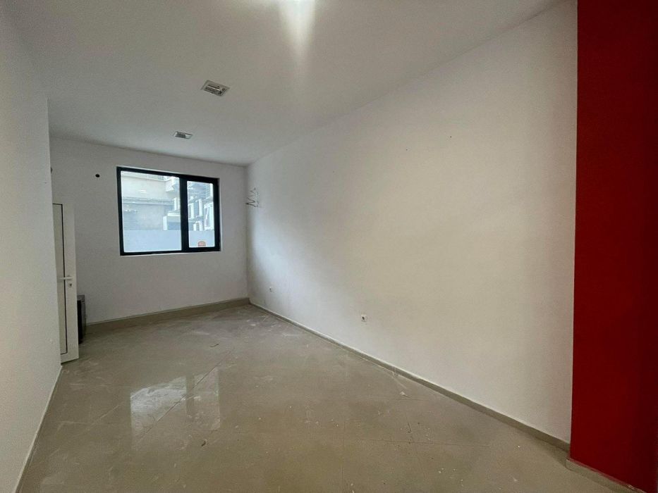 Офис, под наем, Зимно кино Тракия