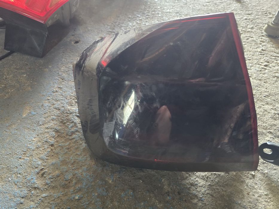 Tripla/stopuri bmw f30 cu folie pe.ele.