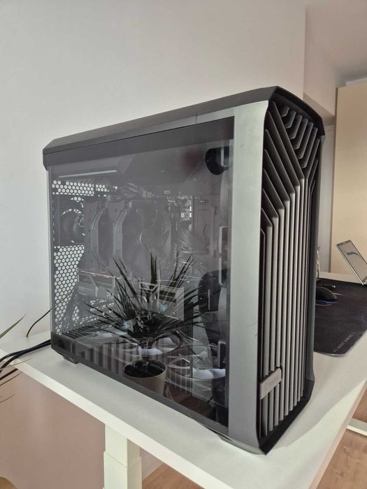 PC Gaming Ryzen 7 9800X3D + RX 9070 XT 16GB + 64GB DDR5