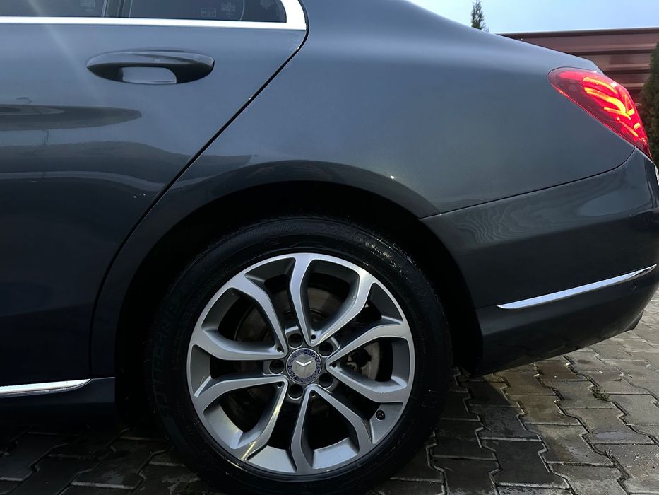 Mercedes-Benz C AirMatic/Distronic PLUS/HeadUp Display/4Butoane/Dotari TOP