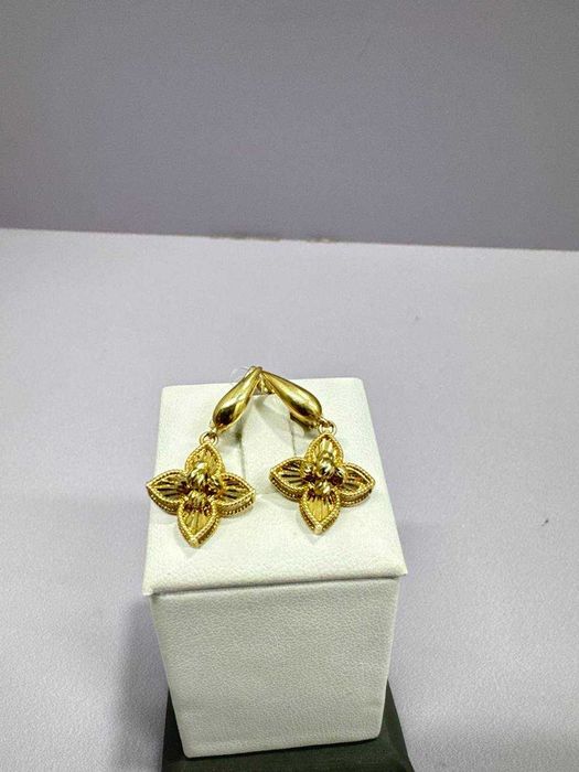 Золотые серьги СР244409