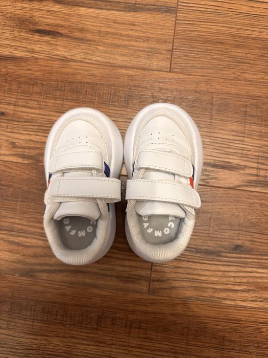 Бебешки маратонки adidas