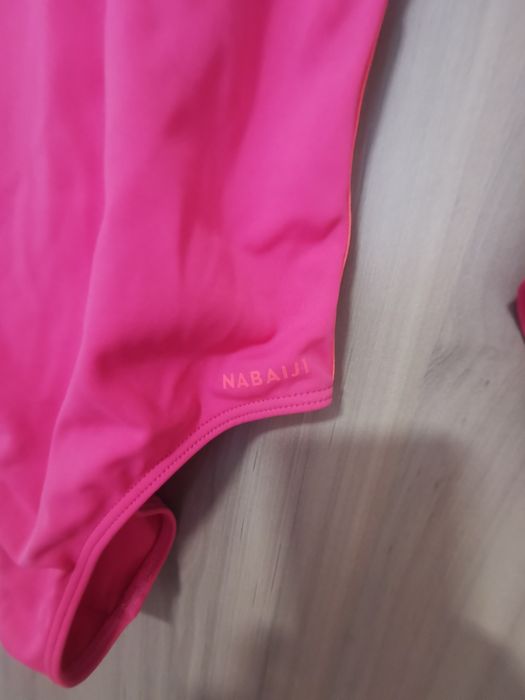Costume de baie Decathlon (Nabaiji) pentru fete 7-8 ani și 6-7 ani.