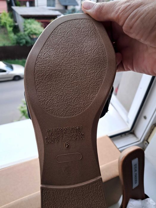 Papuci  piele naturală talpă  cu memorie .Steve  Madden
