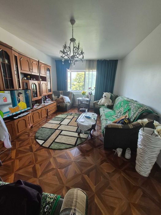 Vand apartament 2 camere decomandat