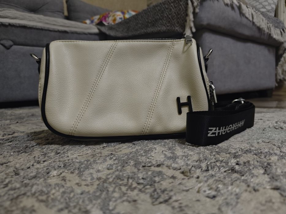 Женская сумка белая